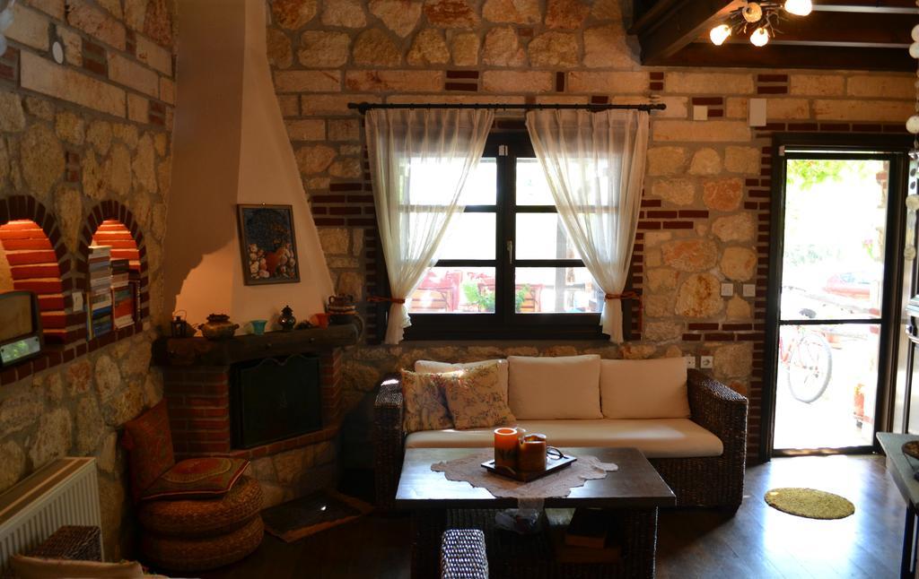Holiday home Artemis Stone House