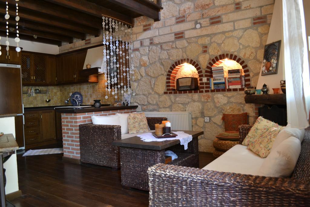 Artemis Stone House Holiday home Psakoudia