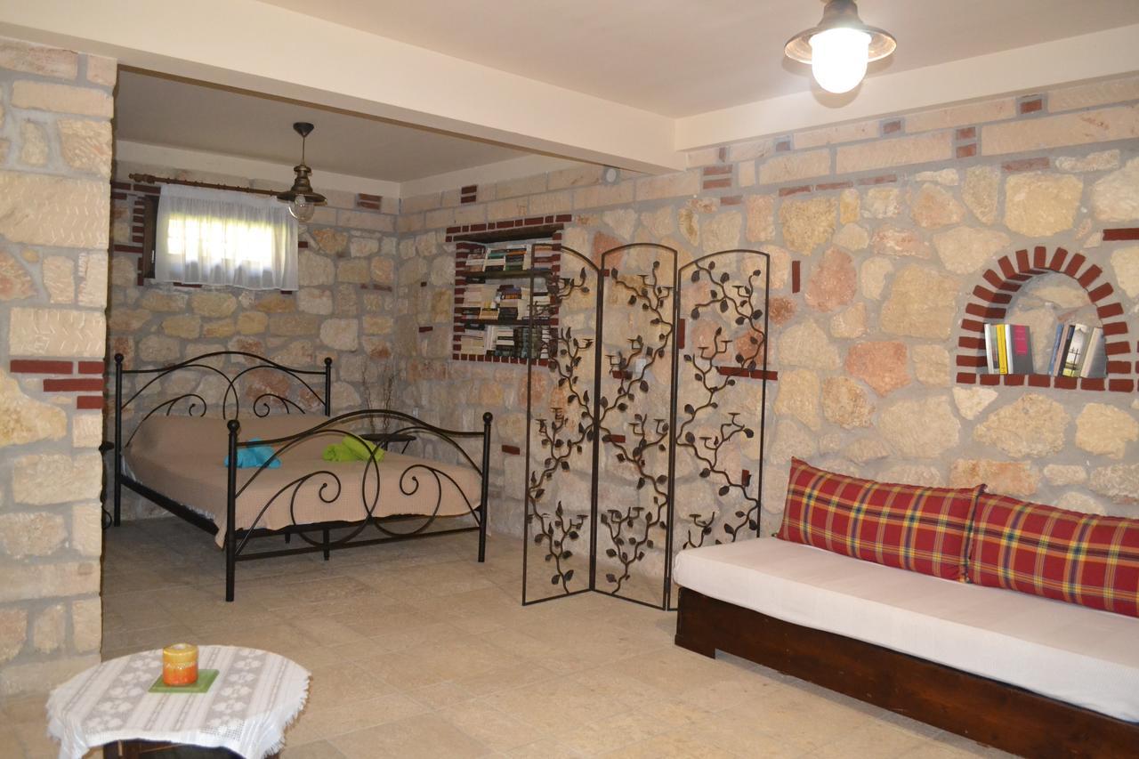 Holiday home Artemis Stone House